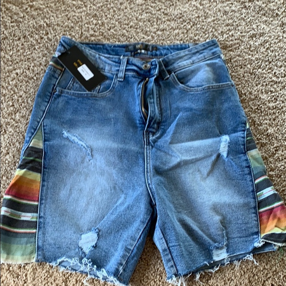 L&B Serape Distressed Denim shorts Size 4 NWT